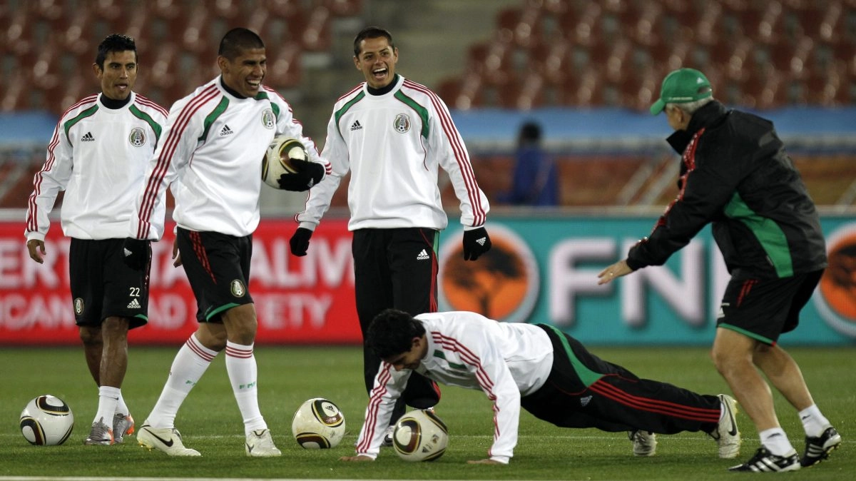 Chicharito described Javier Aguirre as the best coach in the history of Mexico