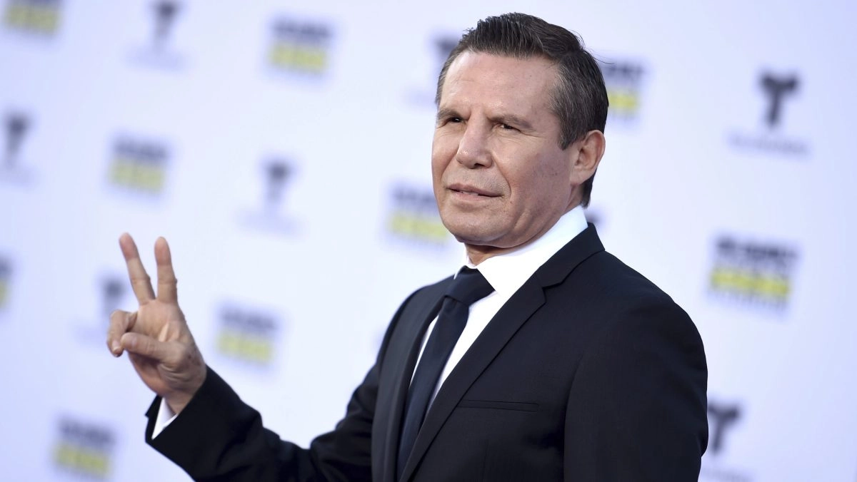 Julio Csar Chvez broke the silence and gave details about the arrest of his son Omar