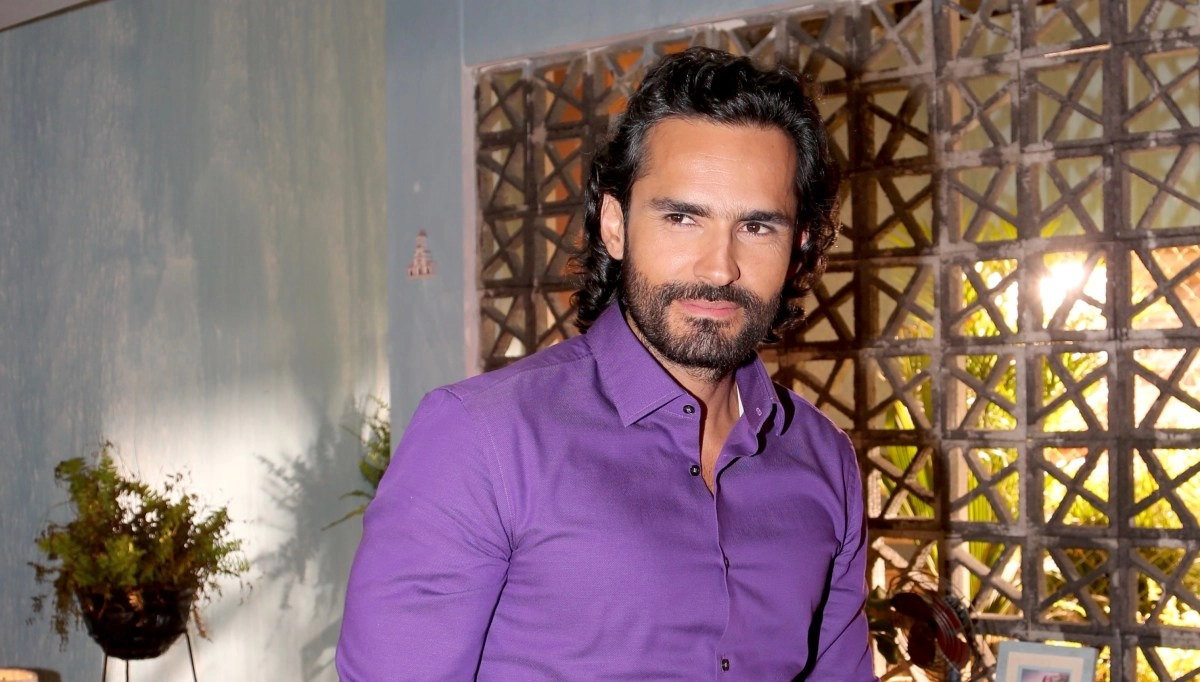 What happens to Francisco Bolvar from Without breasts there is paradise Fabin Ros asked to pray for him