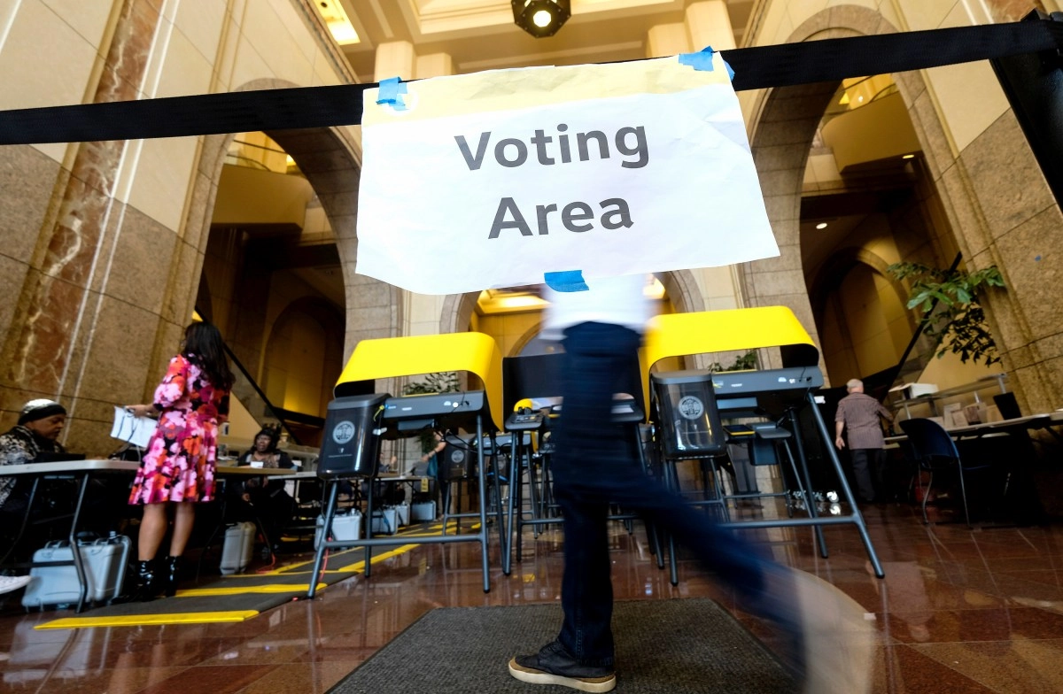 Voting centers in Los Angeles open for primary elections