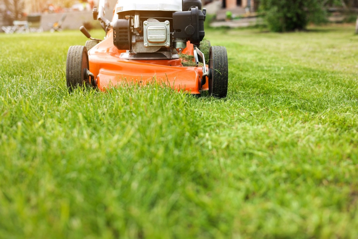 Golf course worker died trapped under lawnmower in Illinois