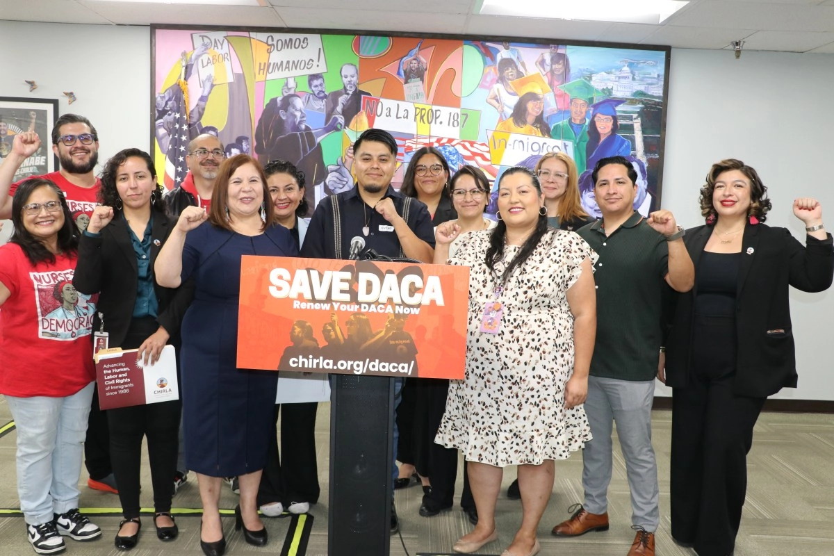 DACAmentados in Los Angeles are urged to renew their application