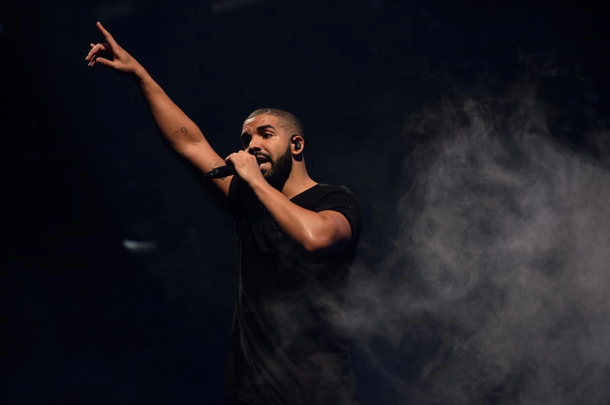 Drake breaks Michael Jacksons record for most No 1 hits on Billboard