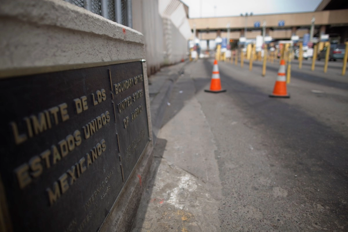 Suspected of killing his wife and kidnapping 5yearold daughter in Los Angeles would have fled to Mexico