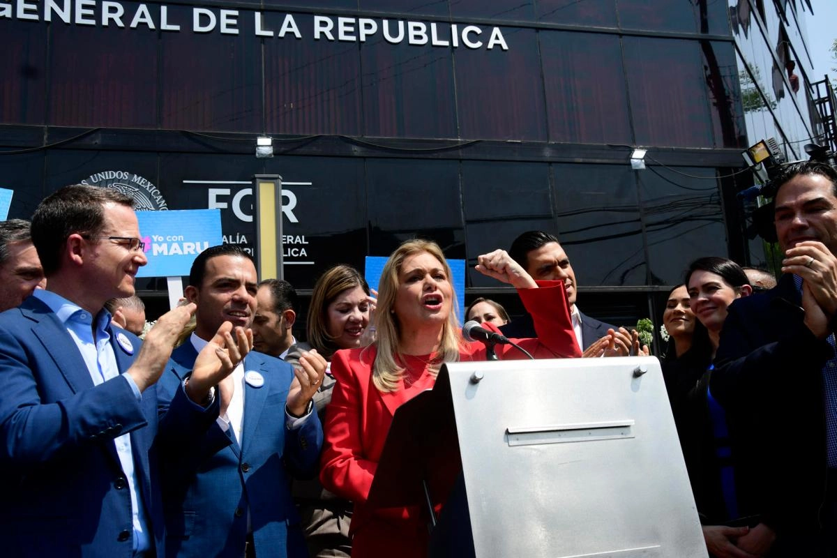 Governor of Chihuahua goes to the FGR for an operation with CIA agents and refuses to testify because she has jurisdiction