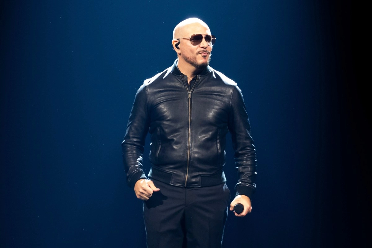 Pitbull seeks volunteers for the Guinness record he wants to break