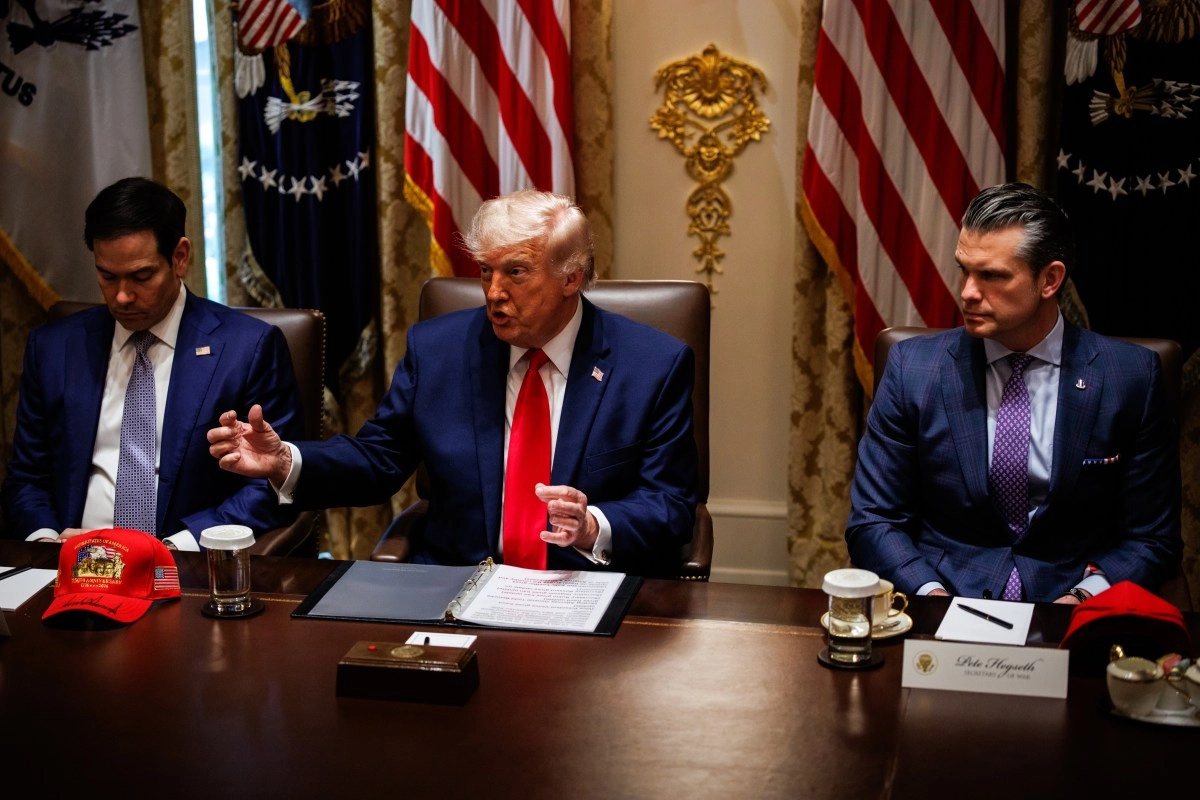 Trump rejects Irans control of the Strait of Hormuz and issues a new military warning