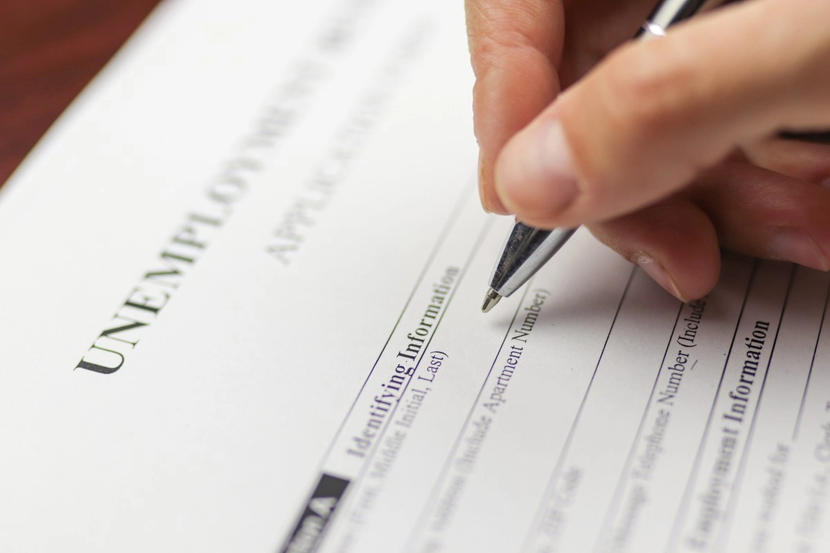 US unemployment claims rise to 215000 in the last week of May
