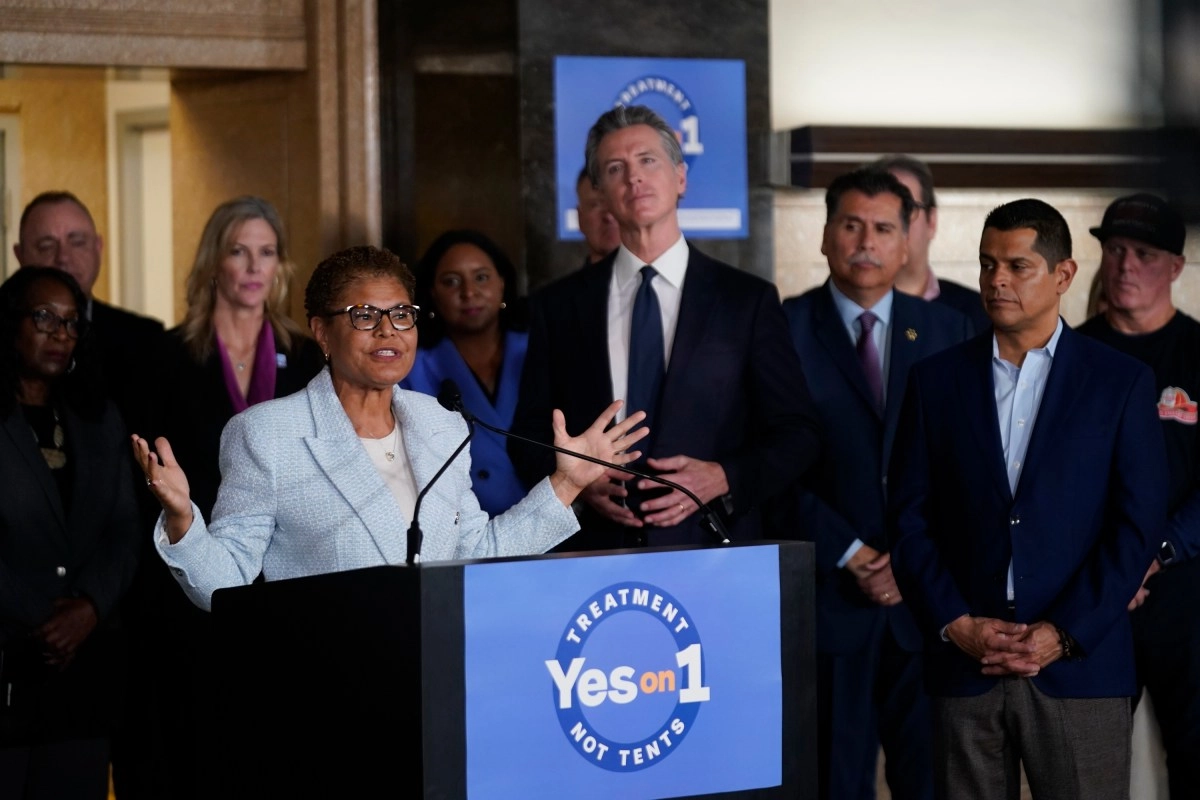 Newsom endorses Karen Bass in Los Angeles mayoral race