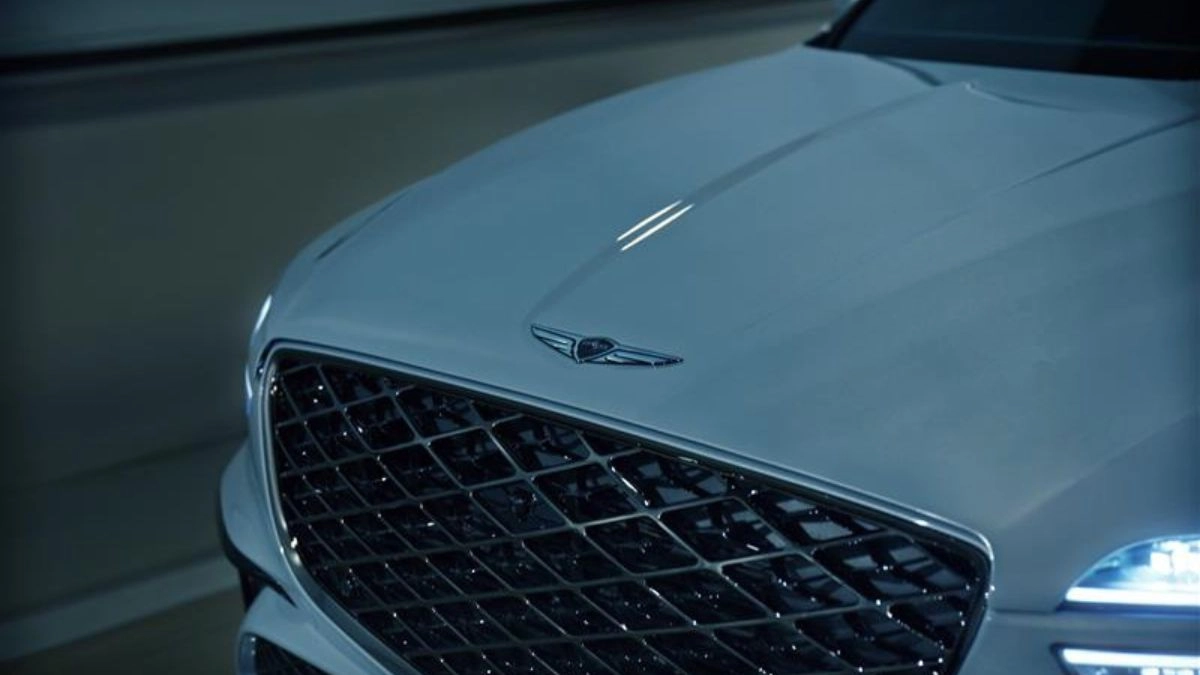 A great date the battle of guarantees between three luxury brands