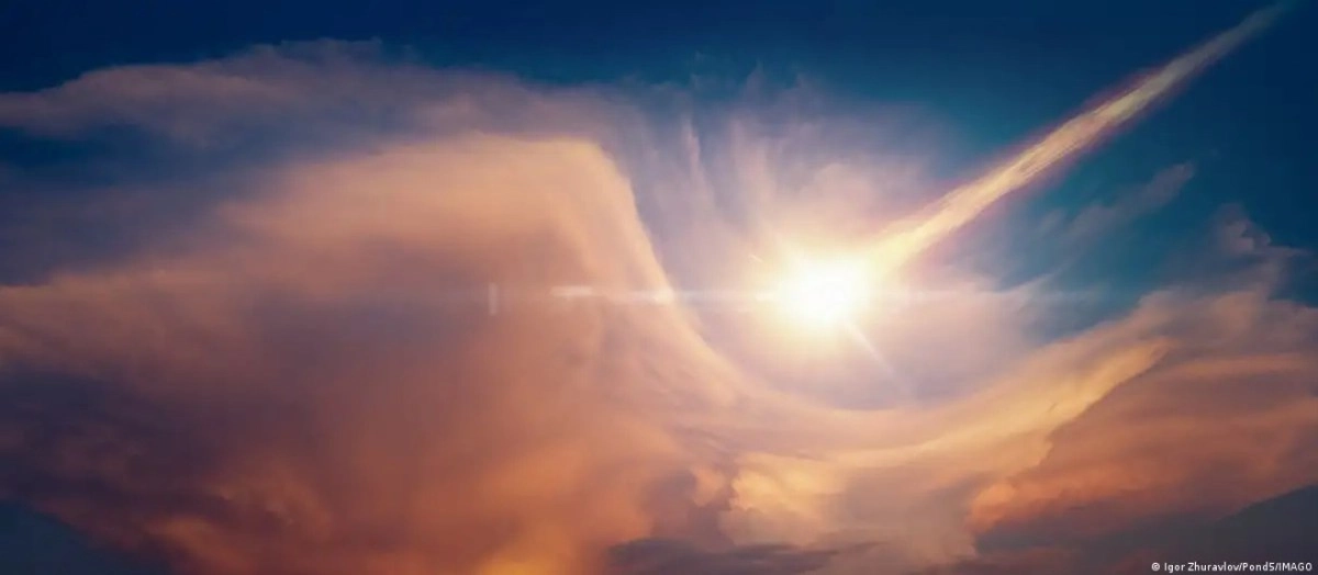 Meteor explodes over the US with a power of 300 tons of TNT