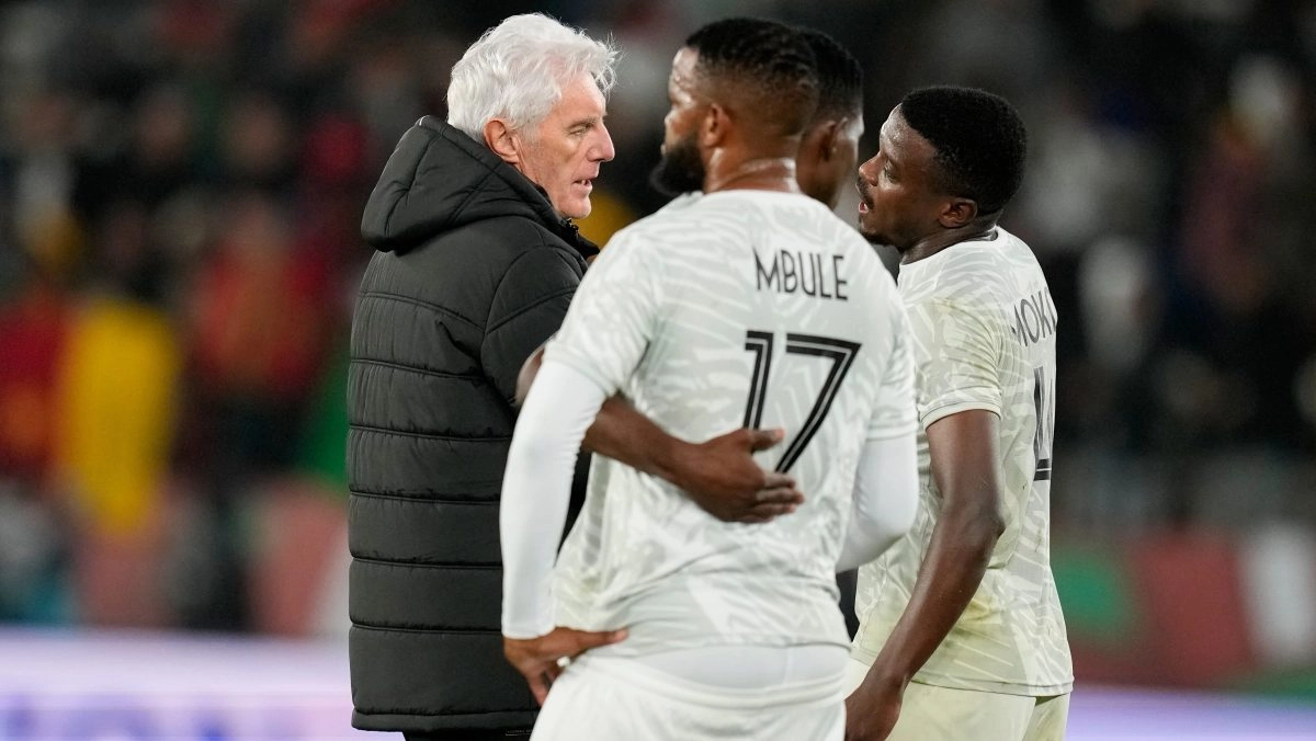South Africa arranged its visas and will travel by charter flight to Mexico