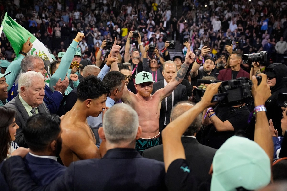 Cuban Osley Iglesias believes that Canelo lvarez is fleeing a fight with him