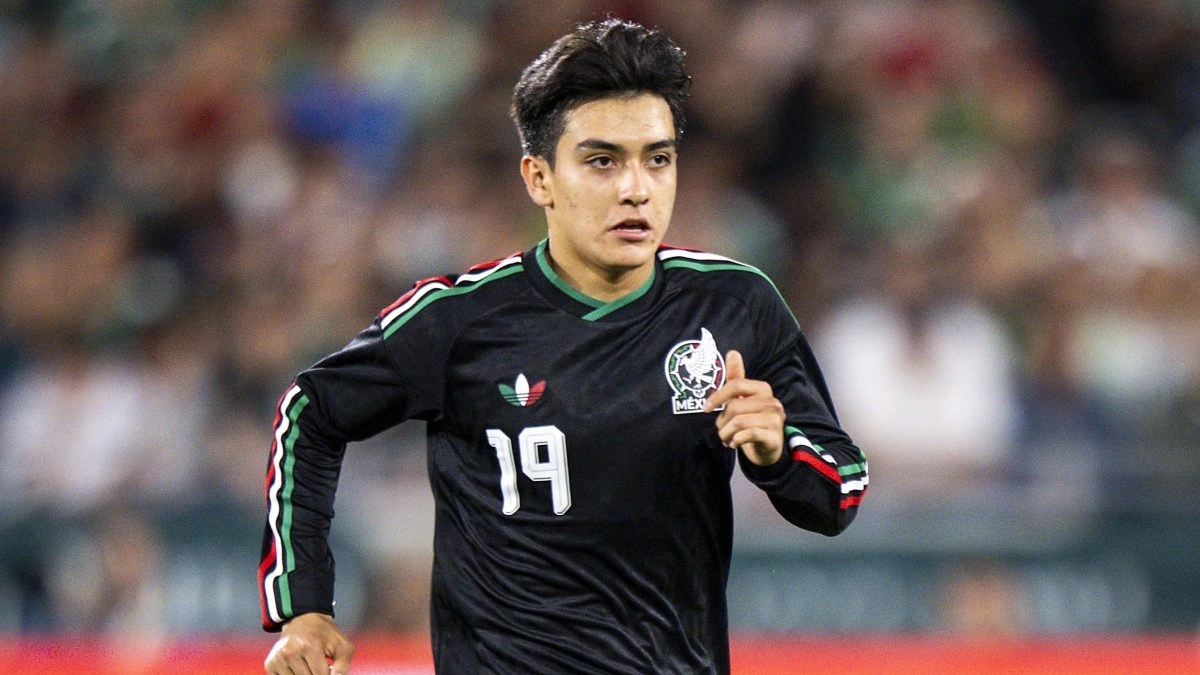 Ricardo La Volpe wants Gilberto Mora to play as Messi in the World Cup
