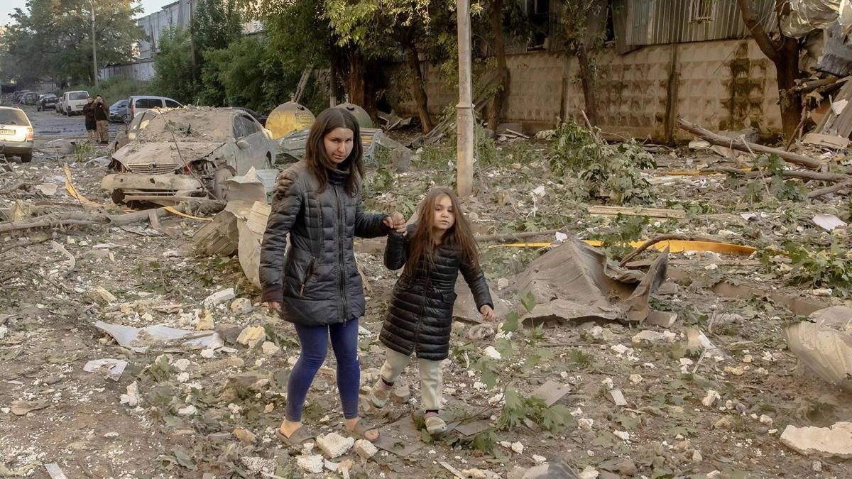 At least 21 dead in Ukraine in one of Russias largest attacks in recent months with more than 700 drones