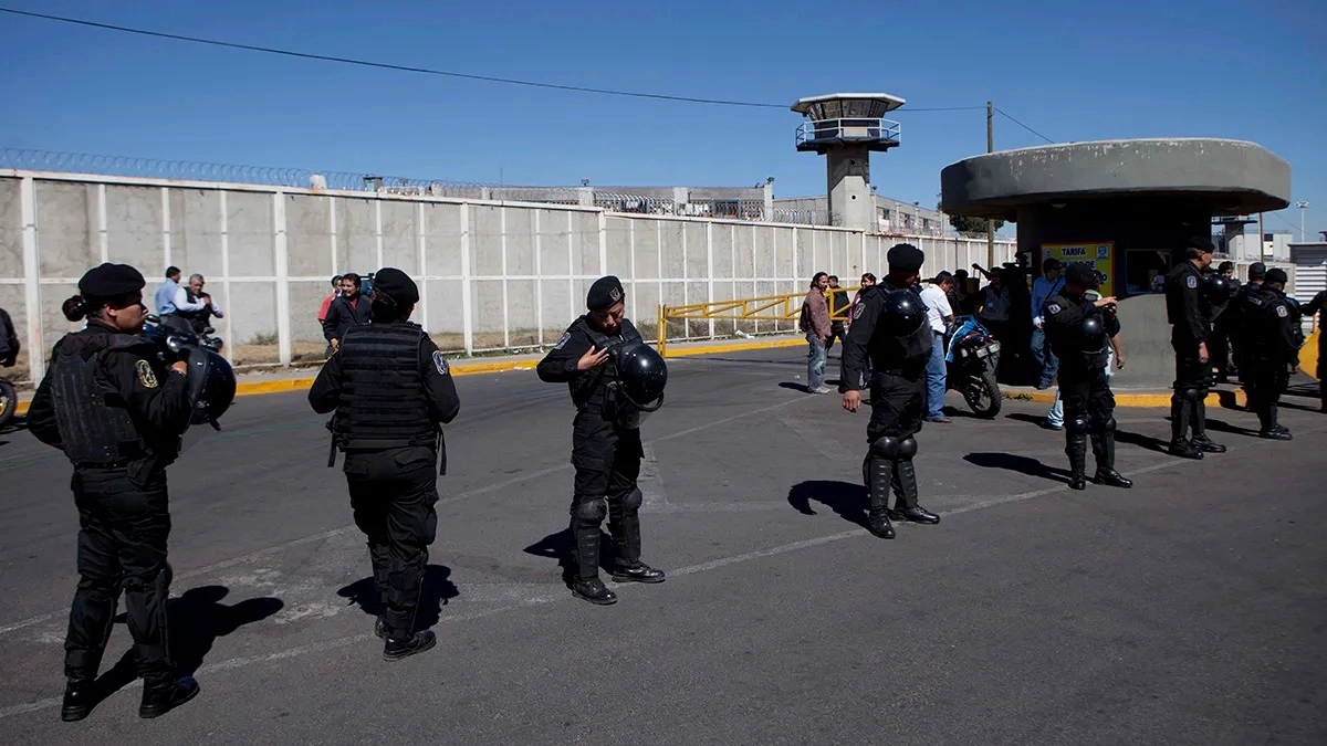 What is the Sinaloa prison like where a fight between inmates left 7 dead
