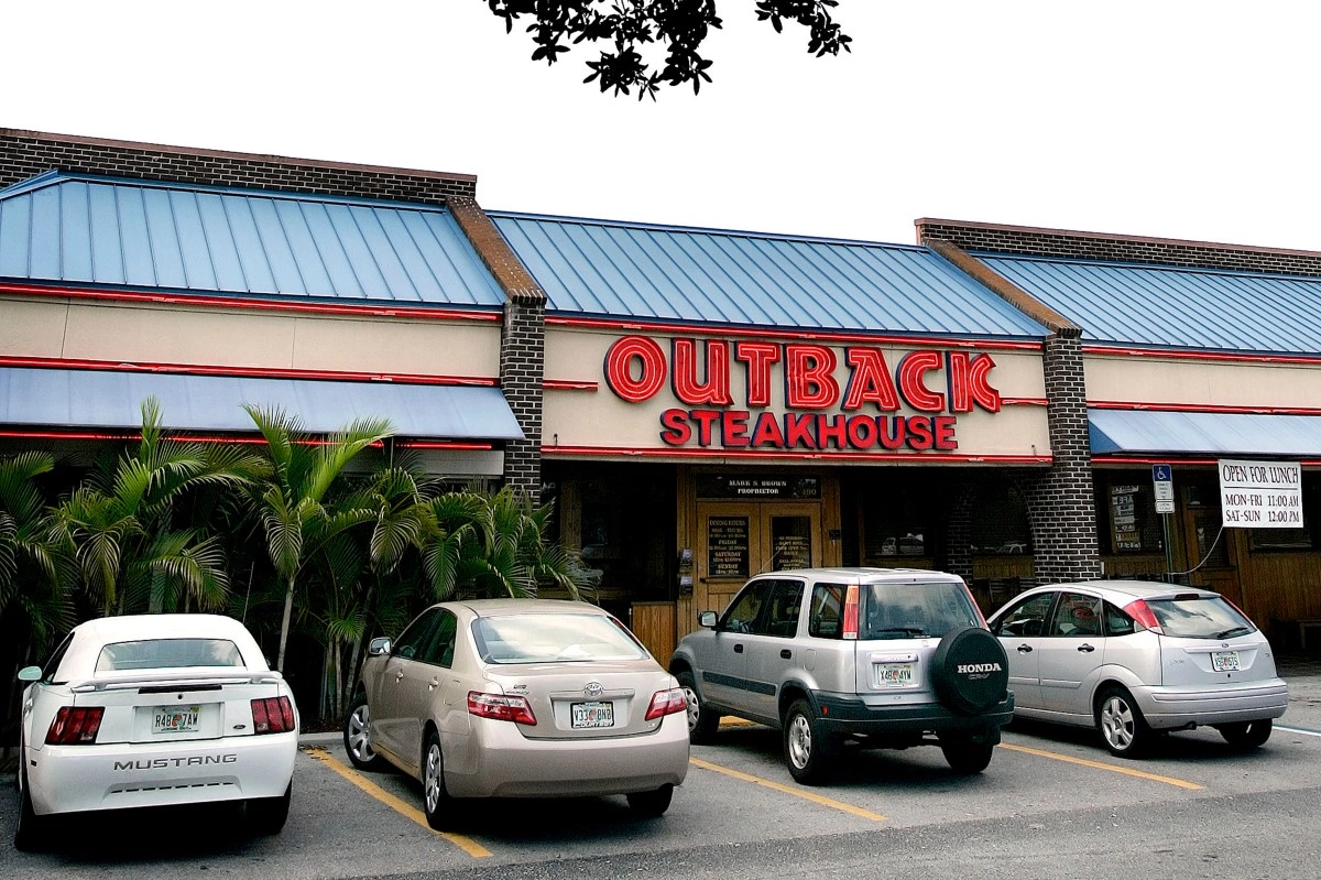 Woman sues renowned restaurant for 15 million after slipping on mashed potatoes