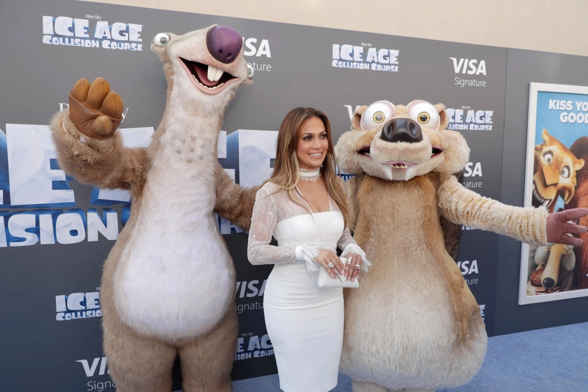 The first preview of Ice Age 6 is here when is it released