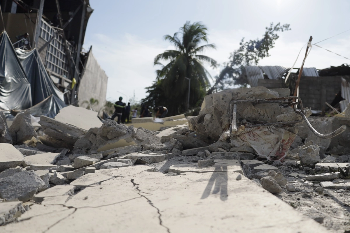 Nearly 40 deaths and 4 million children without school so far left the 78 earthquake in the Philippines