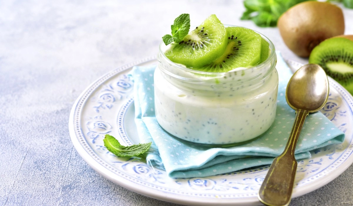 Kefir with kiwi or blueberries a 7day plan to sleep better without pills