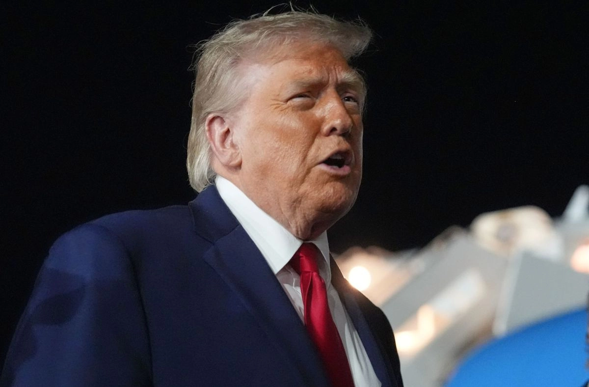 Trump says he could invade Iran with a small group of soldiers
