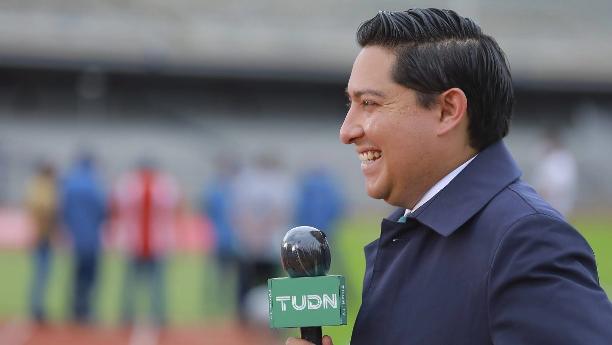 Profe Ibez a reporter arrested in South Africa sends a message to El Tri to win Do it for me