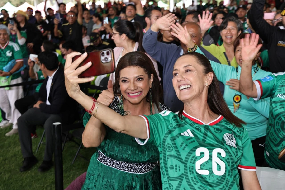 Sheinbaum avoids the Zcalo in Mexico City and goes to another Fan Fest to watch the opening match of the World Cup