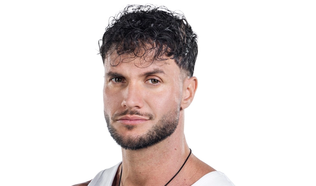 Fabio Agostini is crowned the winner of La Casa de los Famosos 6