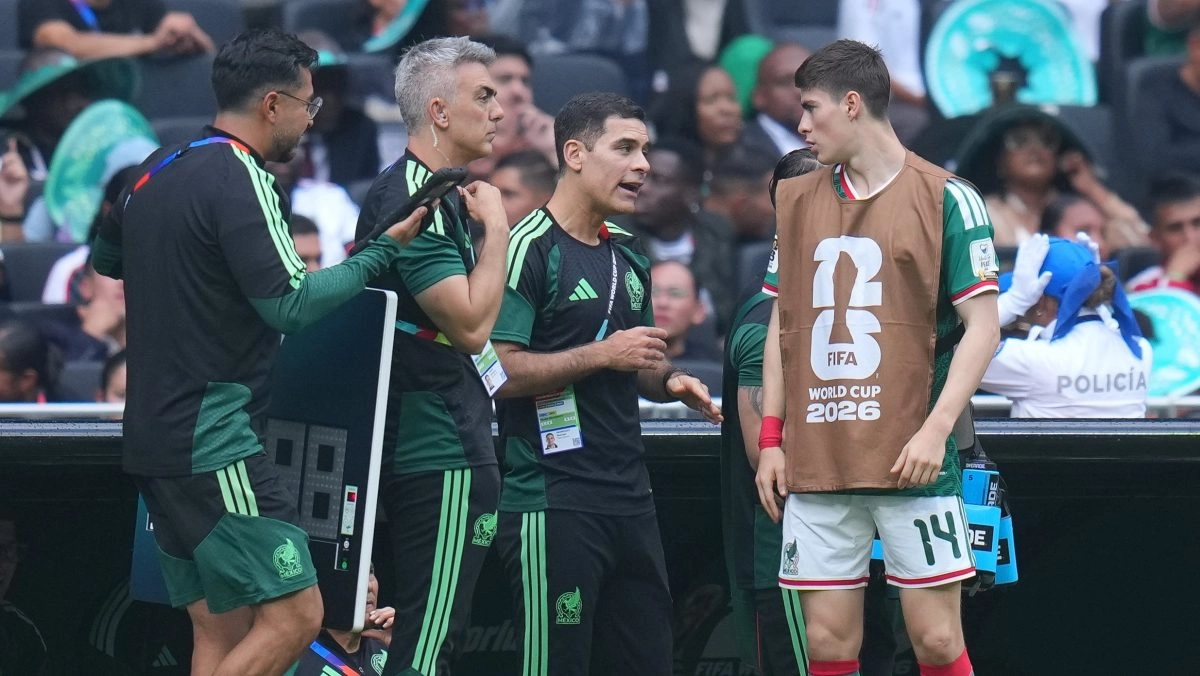 Armando Gonzlez revealed Javier Aguirres instructions before making his debut in the World Cup