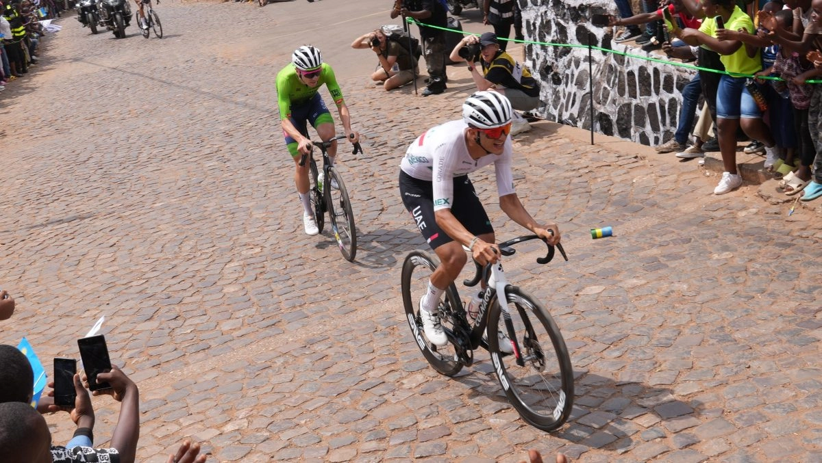 Isaac del Toro wins stage 7 of the Tour of Auvergne and aims to take the general classification