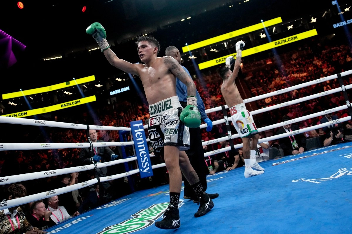 Bam Rodrguez is unbeatable he knocked out and won his third title in a different category