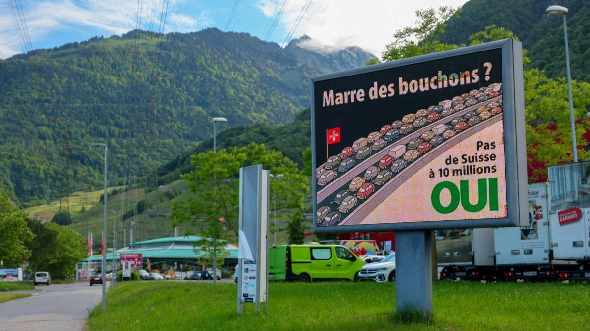 Switzerland rejects the initiative to limit its population to 10 million according to the first projections of the vote