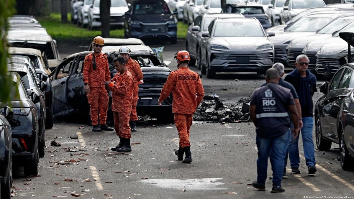 Crash of two helicopters leaves 6 dead in Rio de Janeiro Brazil