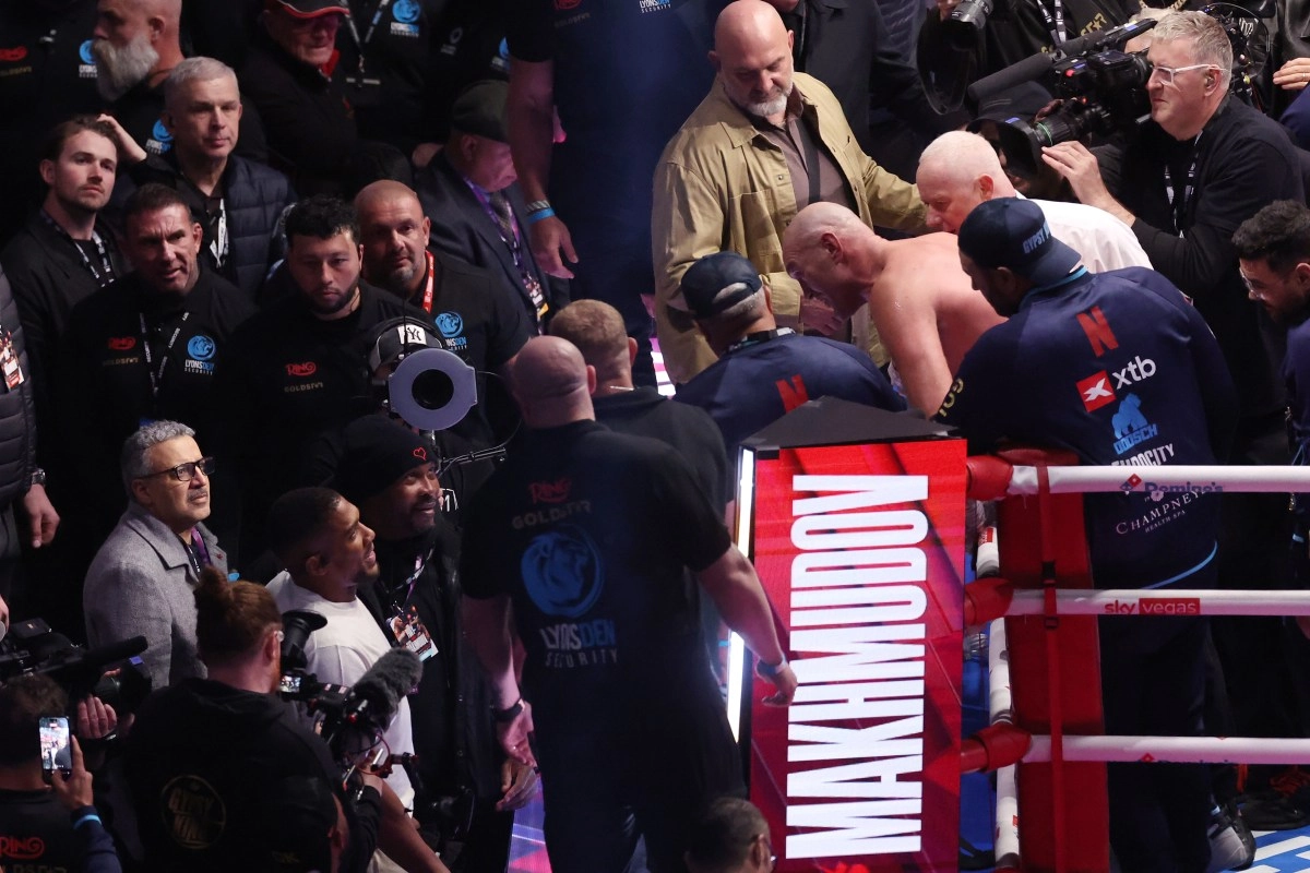 Dana White close to announcing Fury and Joshuas big fight