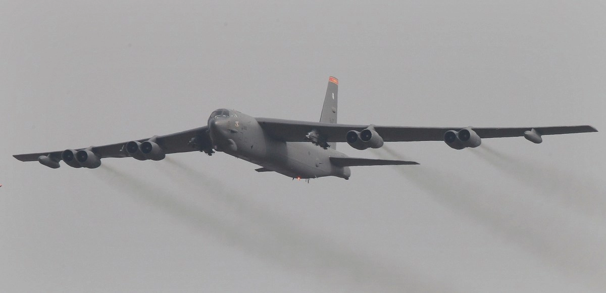 B52 bomber crashes at California air base