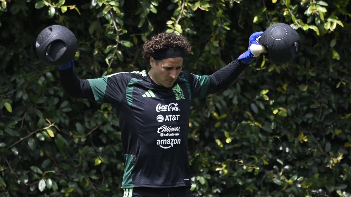 Memo Ochoa is betrayed by tears due to his daughters emotional letter