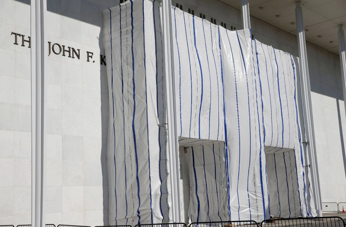 Judge requires Trump to explain the future of the Kennedy Center after controversy over its name