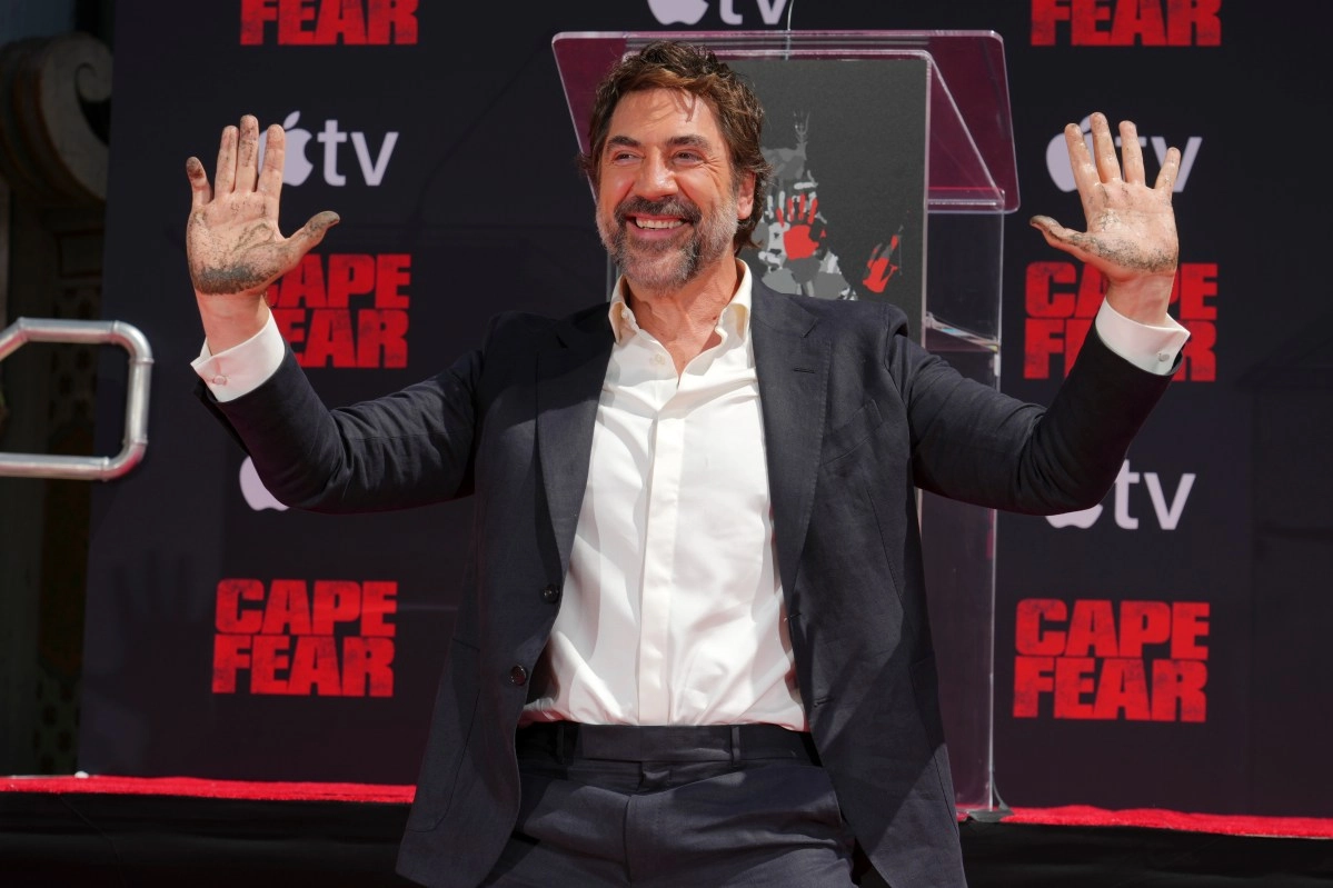 Javier Bardem immortalizes his footprints at the Chinese Theater in Hollywood