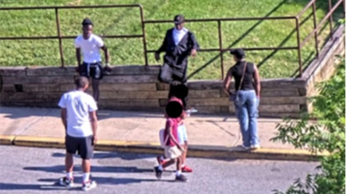 14 people arrested for distributing drugs very close to an elementary school in Washington DC