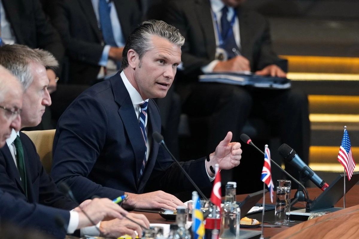 The US announces that it will review its military presence in Europe and pressures NATO to assume more defense spending