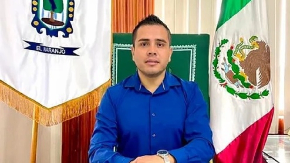 Mexican mayor in the midst of controversy for organizing a Fathers Day celebration with cool girls