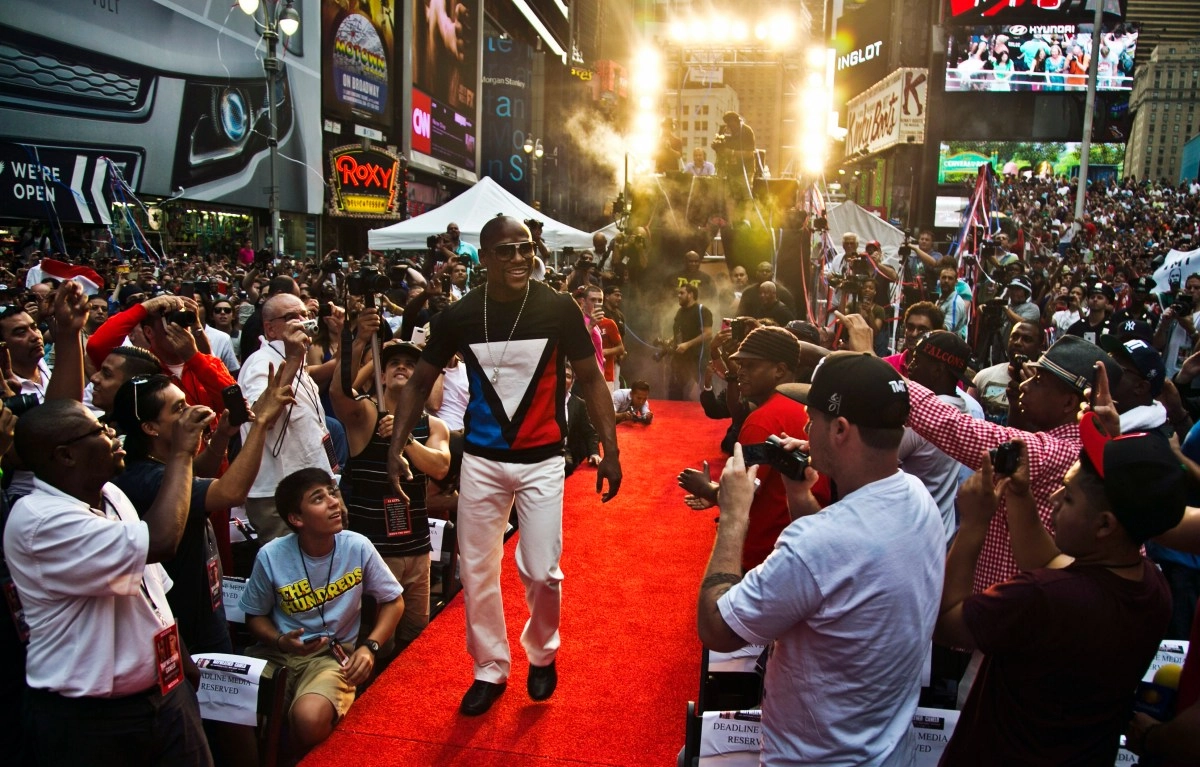 Floyd Mayweather faces milliondollar lawsuit for not signing the fights against Pacquiao and Tyson