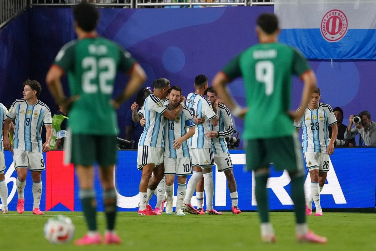 Algeria officially complains to FIFA over refereeing decisions against Argentina