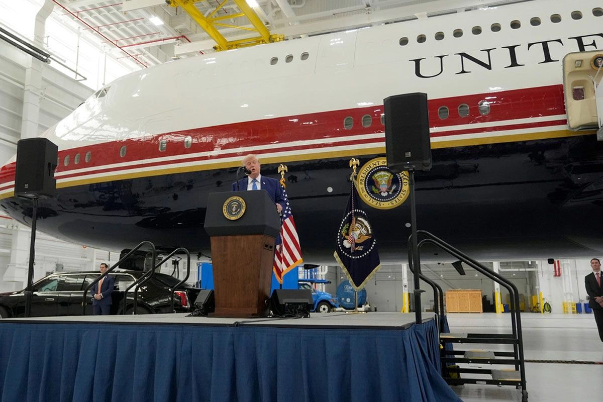 Donald Trump presented the new Air Force One that he will use on his trips