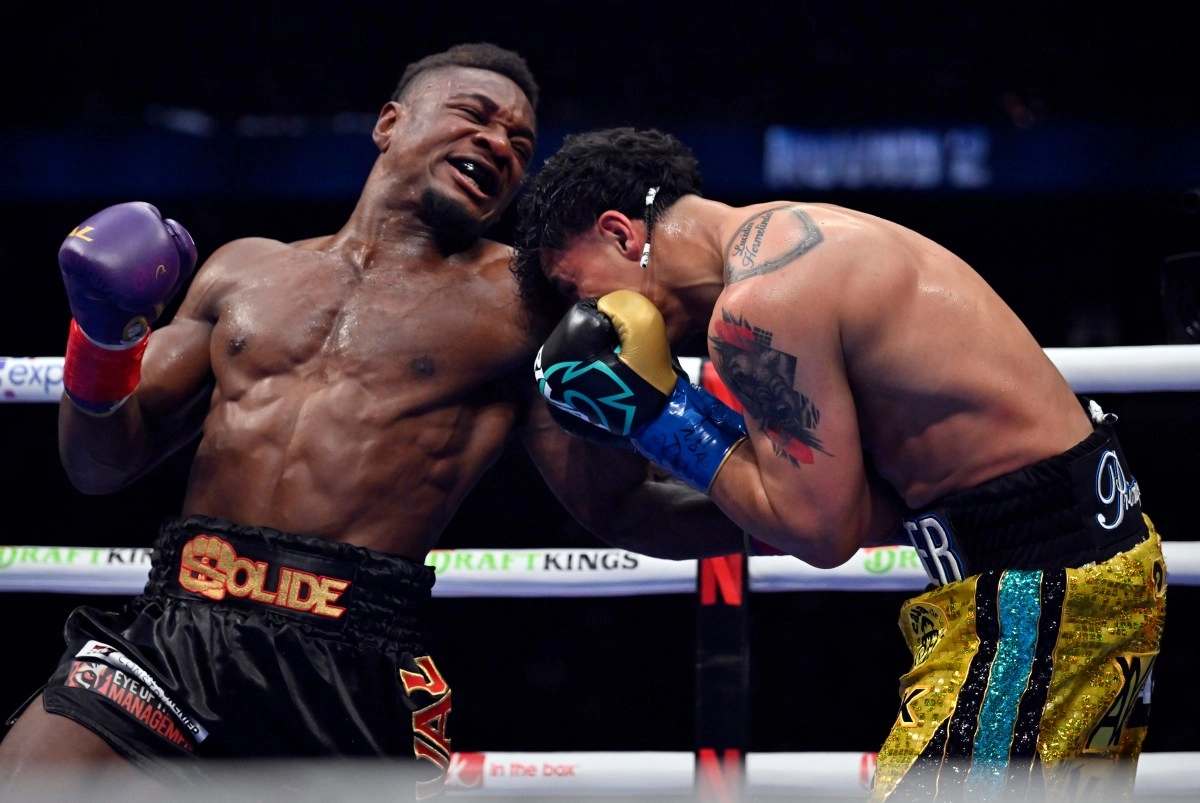 Christian Mbilli goes to Canelo Álvarez