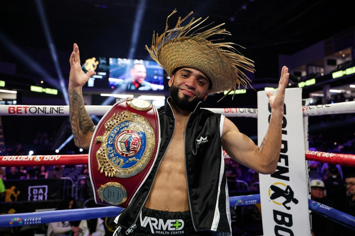 Oscar Collazo showed off his Puerto Rican power to knock out Neider Valdez