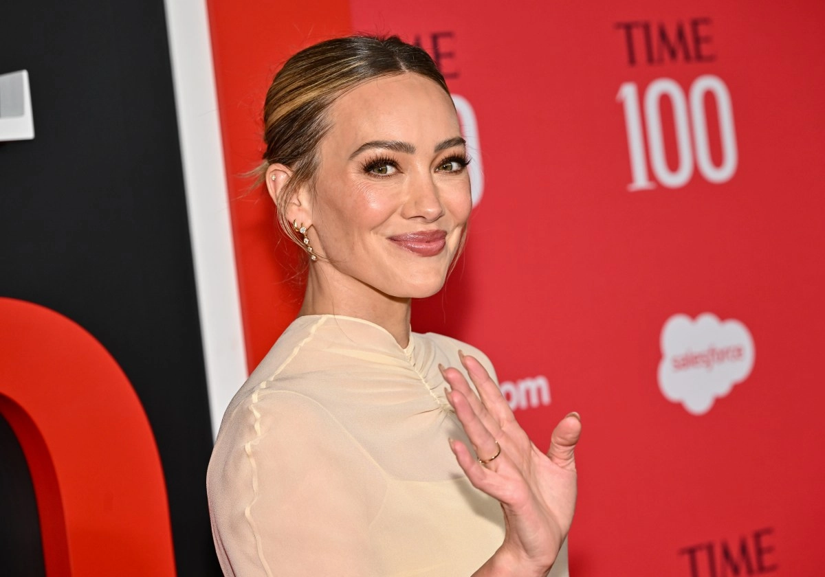 Hilary Duff dazzles at the start of her The Lucky Me tour
