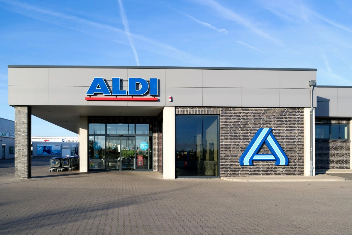 Aldi gives away food boxes how to get the free products and home delivery