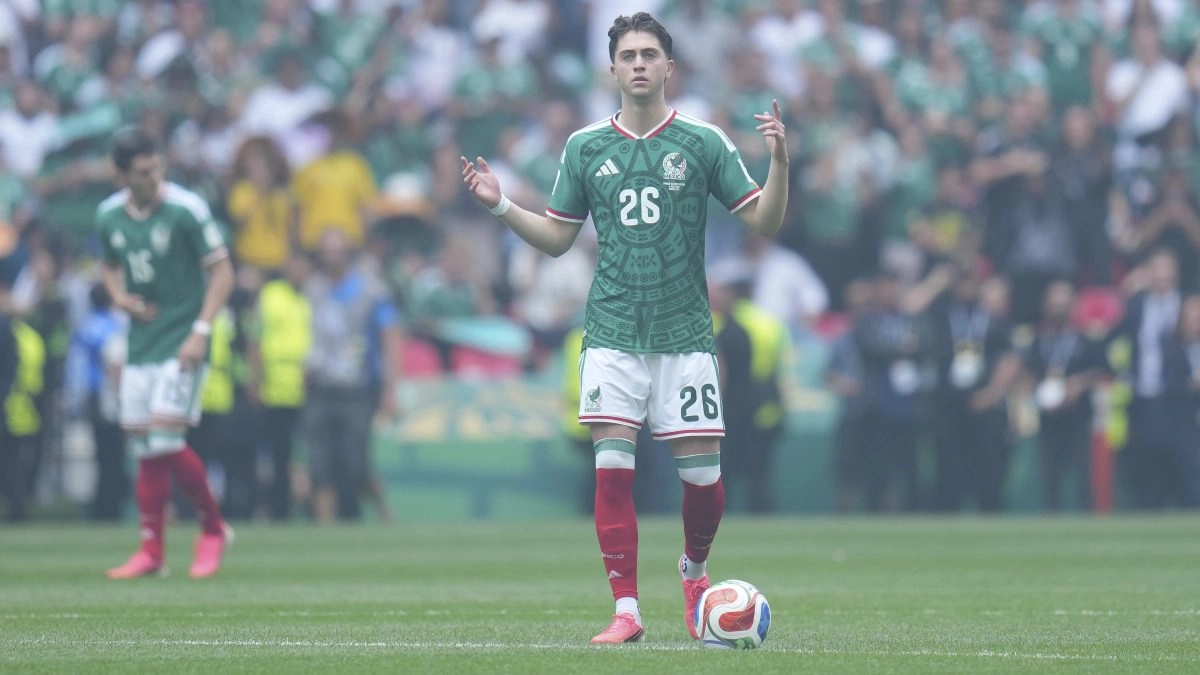 Edson lvarez Israel Reyes and Brian Gutirrez the candidates to start vs Ecuador