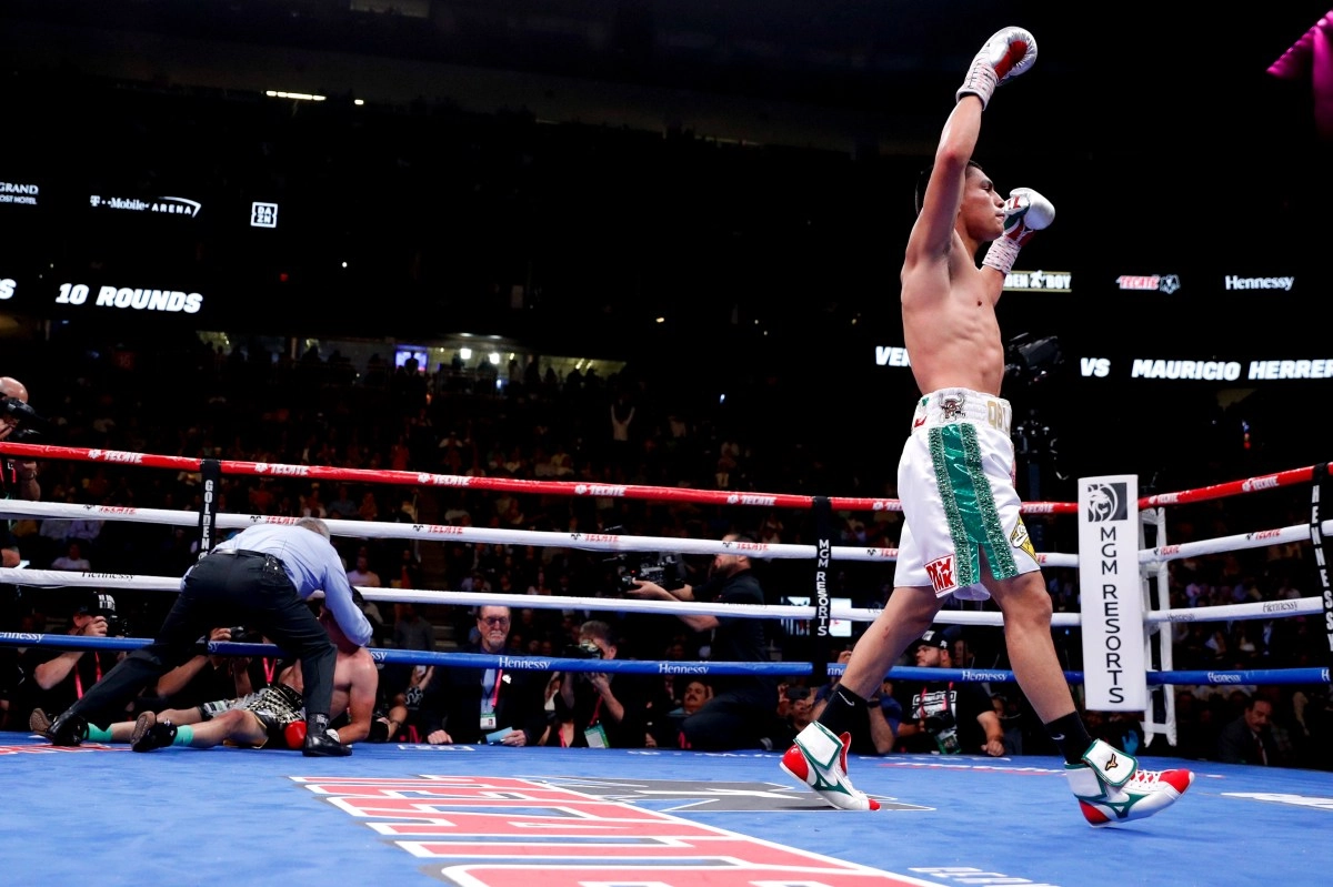 Vergil Ortiz Jr attacks Puerto Rican Xander Zayas they didnt give me belts